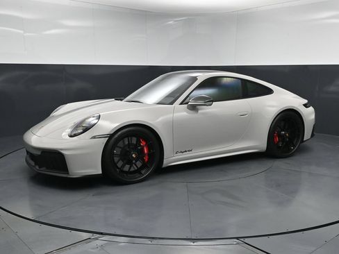 Certified 2026 Porsche 911 Carrera GTS RWD image 1