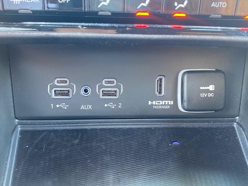 Used 2025 Jeep Grand Cherokee Summit AWD/4WD image 15