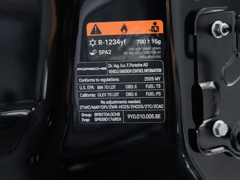 Certified 2025 Porsche Cayenne Turbo AWD/4WD image 47