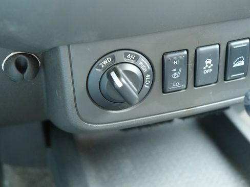 Used 2015 Nissan Xterra PRO-4X AWD/4WD image 26