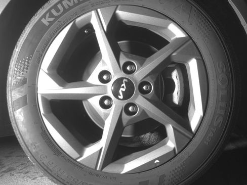 Used 2025 Kia K4 LXS image 13