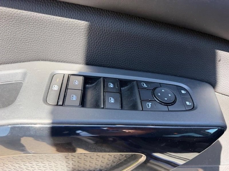 Used 2024 Nissan Pathfinder SV FWD image 17