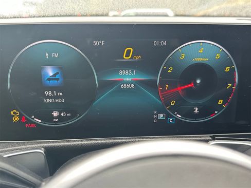 Used 2020 Mercedes-Benz GLB 250 4MATIC w/ Premium Package image 18