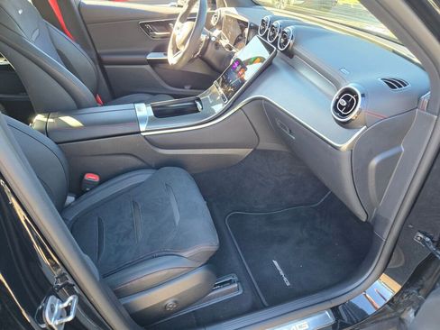 Used 2025 Mercedes-Benz GLC 43 AMG 4MATIC image 6