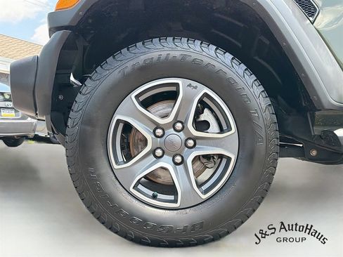 Used 2021 Jeep Wrangler Unlimited Sport AWD/4WD image 36