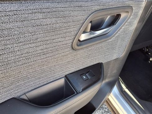 Used 2023 Nissan Rogue SV FWD image 18