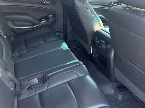 Used 2019 GMC Yukon SLT w/ Graphite Performance Edition AWD/4WD image 8