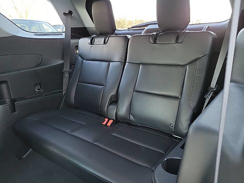 Used 2021 Ford Explorer XLT w/ Equipment Group 202A AWD/4WD image 15