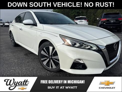 Used 2019 Nissan Altima 2.5 SV FWD image 1