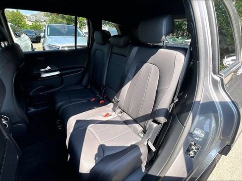 Used 2026 Mercedes-Benz GLB 250 4MATIC image 17