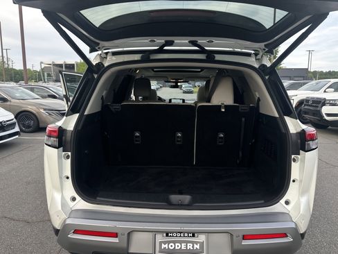 Certified 2023 Nissan Pathfinder SL w/ SL Premium Package image 22