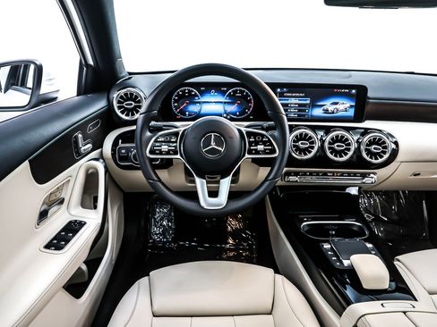 Used 2021 Mercedes-Benz A 220 image 4