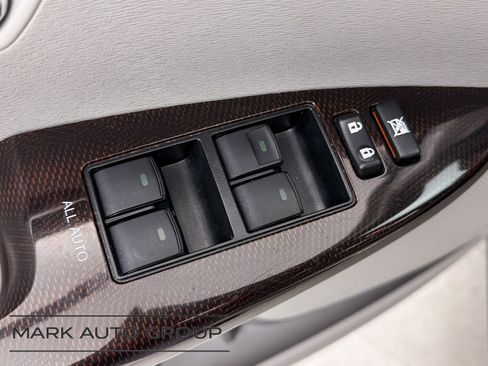 Used 2011 Toyota Venza image 16