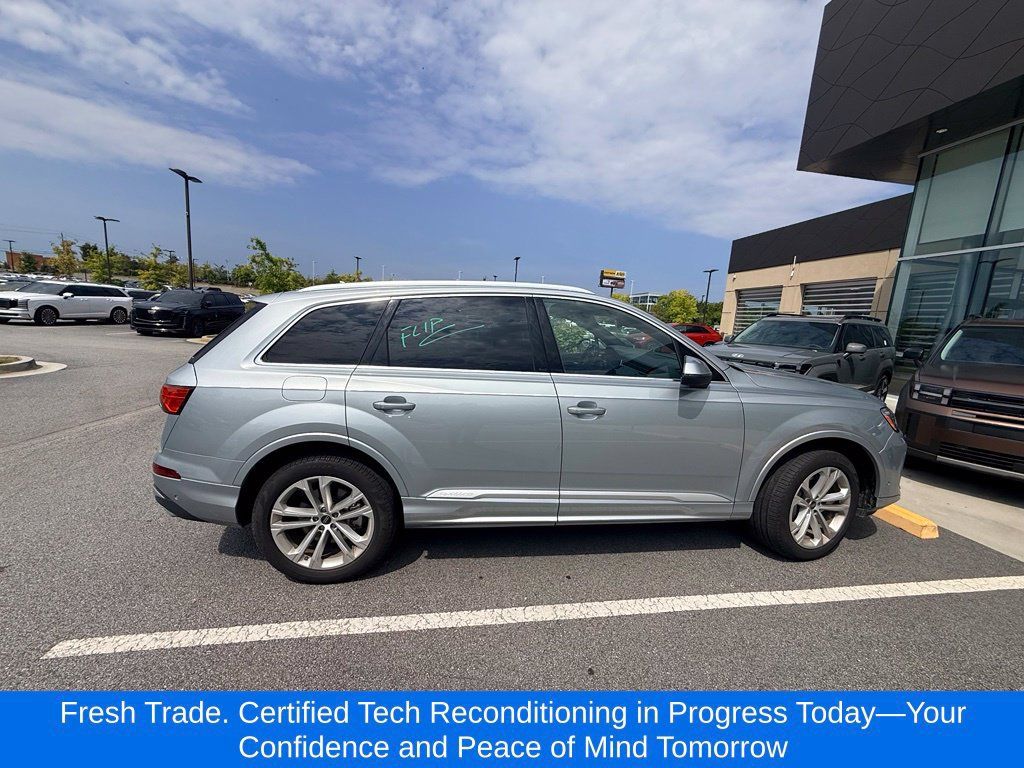 Used 2025 Audi Q7 3.0T Premium Plus AWD/4WD image 5