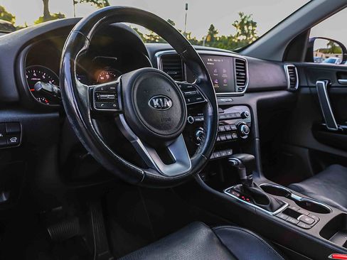 Certified 2022 Kia Sportage EX w/ EX Technology Package AWD/4WD image 7