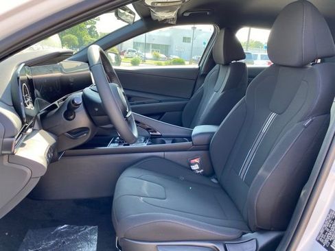 New 2025 Hyundai Elantra SEL image 26