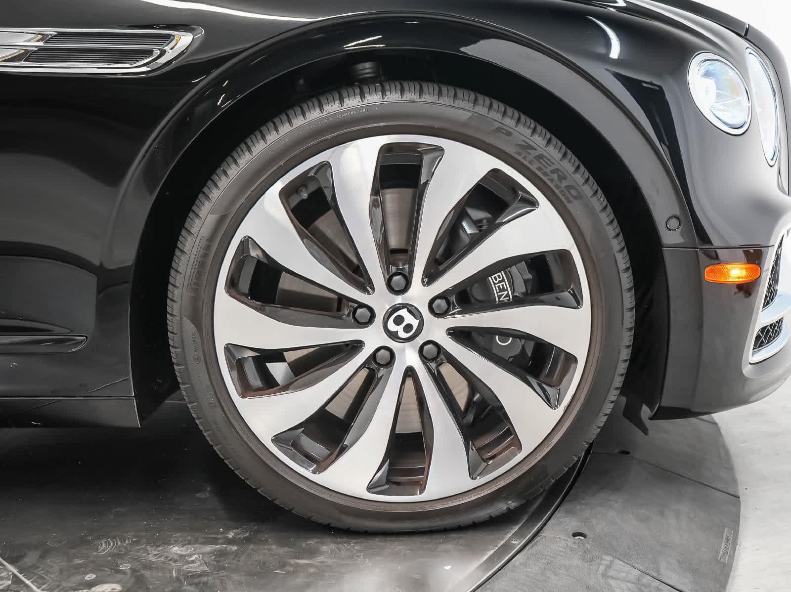 Used 2022 Bentley Flying Spur V8 AWD/4WD image 8