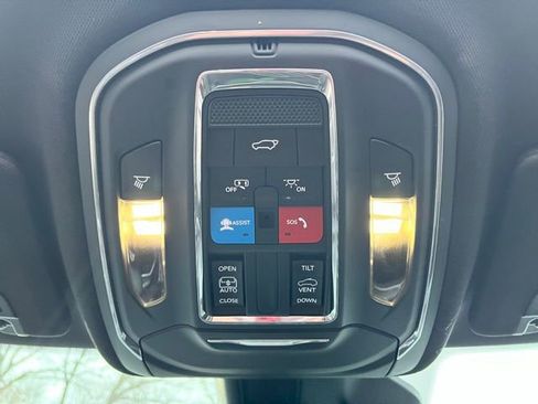 Used 2024 Jeep Grand Cherokee Altitude AWD/4WD image 30