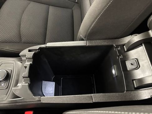 Used 2024 GMC Terrain SLE FWD image 26