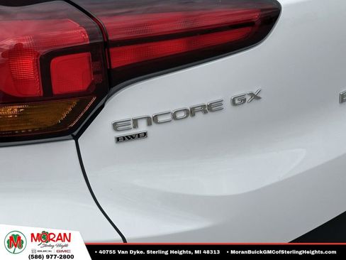 Used 2024 Buick Encore GX Preferred AWD/4WD image 10