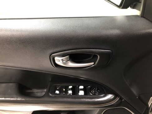 Used 2021 Jeep Compass Latitude image 19