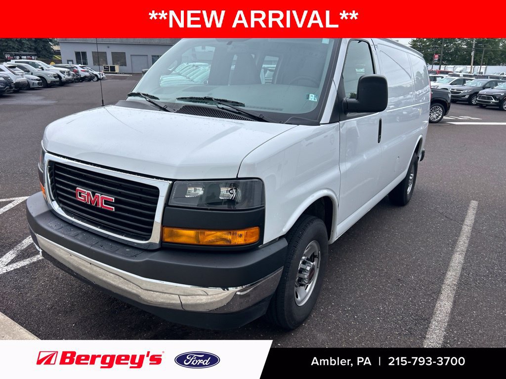 Used 2024 GMC Savana 3500 w/ Driver Convenience Package RWD image 1