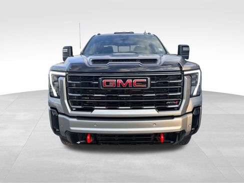 Used 2025 GMC Sierra 2500 AT4 w/ AT4 Premium Plus Package image 2