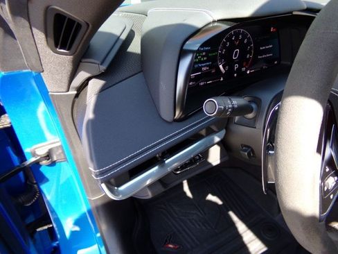 Used 2025 Chevrolet Corvette Z06 w/ Z07 Performance Package RWD image 18
