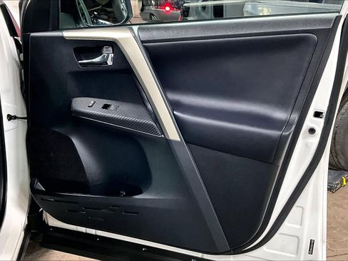 Used 2013 Toyota RAV4 Limited image 21