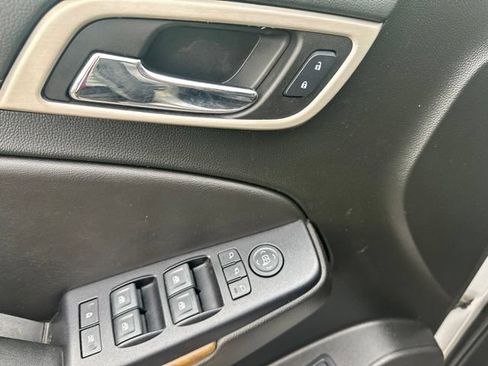 Used 2019 GMC Yukon XL Denali w/ Denali Ultimate Package AWD/4WD image 19