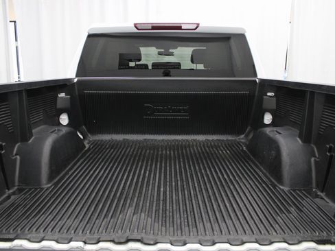 Used 2021 Chevrolet Silverado 1500 LT image 23