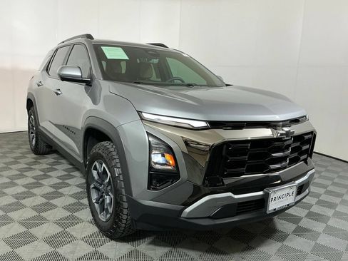 Used 2025 Chevrolet Equinox ACTIV w/ Safety and Technology Package FWD image 4