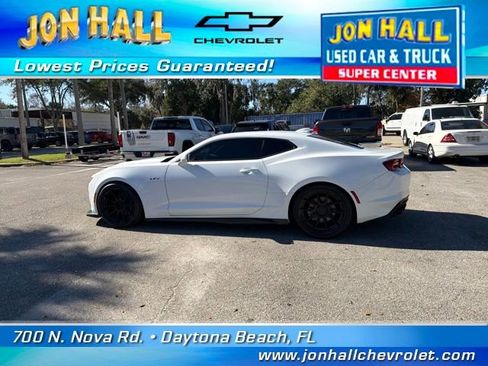 Used 2022 Chevrolet Camaro LT w/ Technology Package image 5