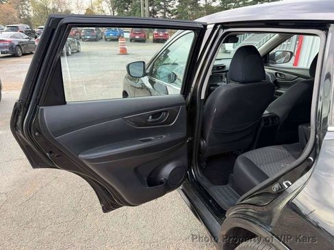 Used 2020 Nissan Rogue S FWD image 10