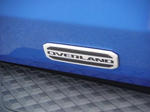 Used 2020 Jeep Gladiator Overland w/ Popular Equipment Package AWD/4WD image 14