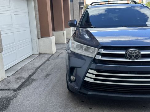 Used 2018 Toyota Highlander XLE AWD/4WD image 11