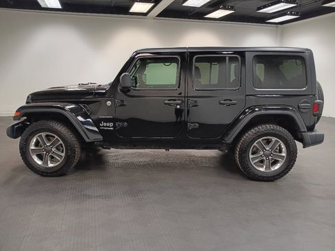 Used 2020 Jeep Wrangler Unlimited Sahara image 2