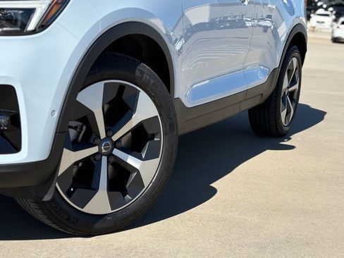 New 2026 Volvo XC40 B5 Plus w/ Protection Package Premier AWD/4WD image 8