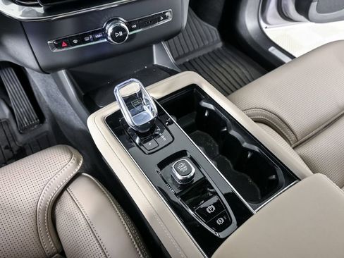 Certified 2026 Volvo XC90 T8 Ultra image 19