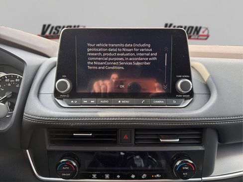 Used 2023 Nissan Rogue SV image 10