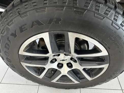 Used 2019 Chevrolet Silverado 1500 Custom Trail Boss w/ Custom Convenience Package image 16