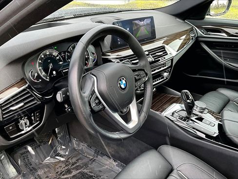 Used 2018 BMW 530i xDrive image 19