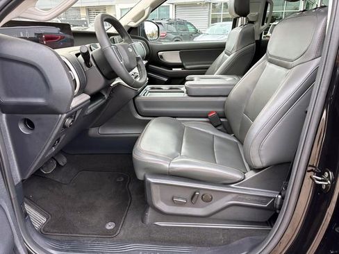 Used 2025 Ford Expedition Active image 8