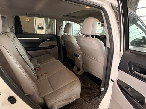 Used 2018 Toyota Highlander XLE w/ Protection Package #3 image 14