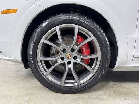 Certified 2023 Porsche Cayenne GTS w/ Premium Package Plus AWD/4WD image 13