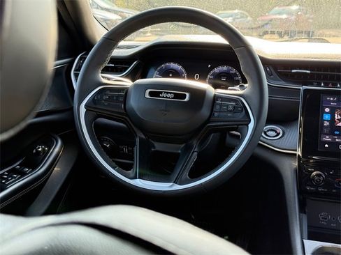 Used 2024 Jeep Grand Cherokee L Laredo image 27