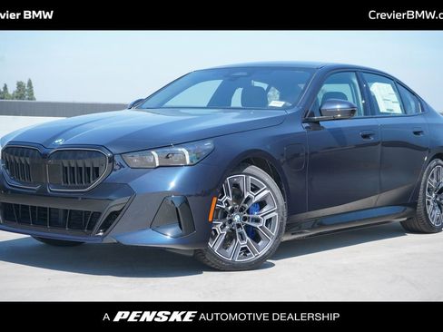New 2026 BMW 550e xDrive w/ Premium Package image 1