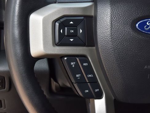 Used 2022 Ford F250 Lariat w/ Black Appearance Package AWD/4WD image 23