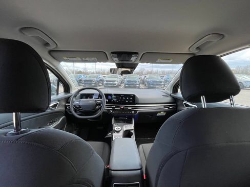 New 2026 Kia Sportage LX FWD image 23