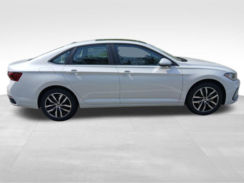 New 2026 Volkswagen Jetta SE FWD image 6